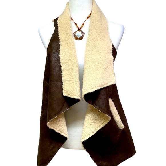 TCEC Sherpa Lining Brown Sleeveless Vest - Picture 2 of 5